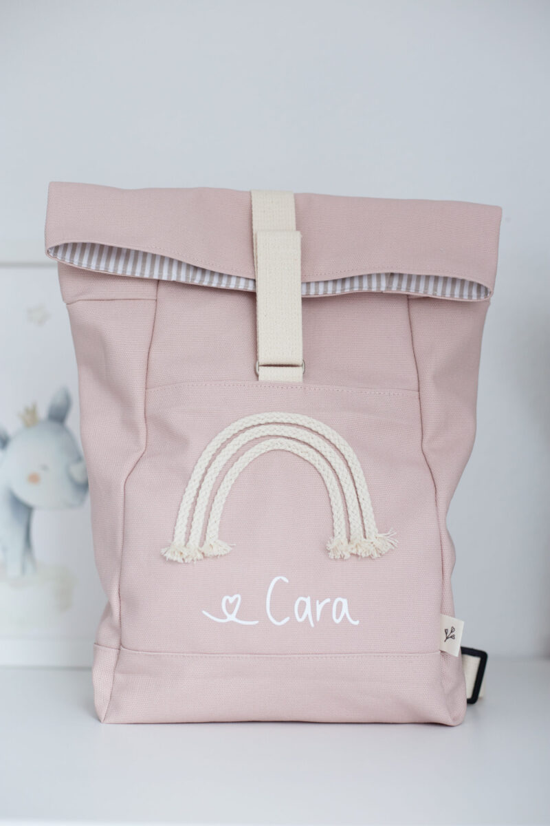 Kinderrucksack Rolltop personalisiert Regenbogen – Bild 8